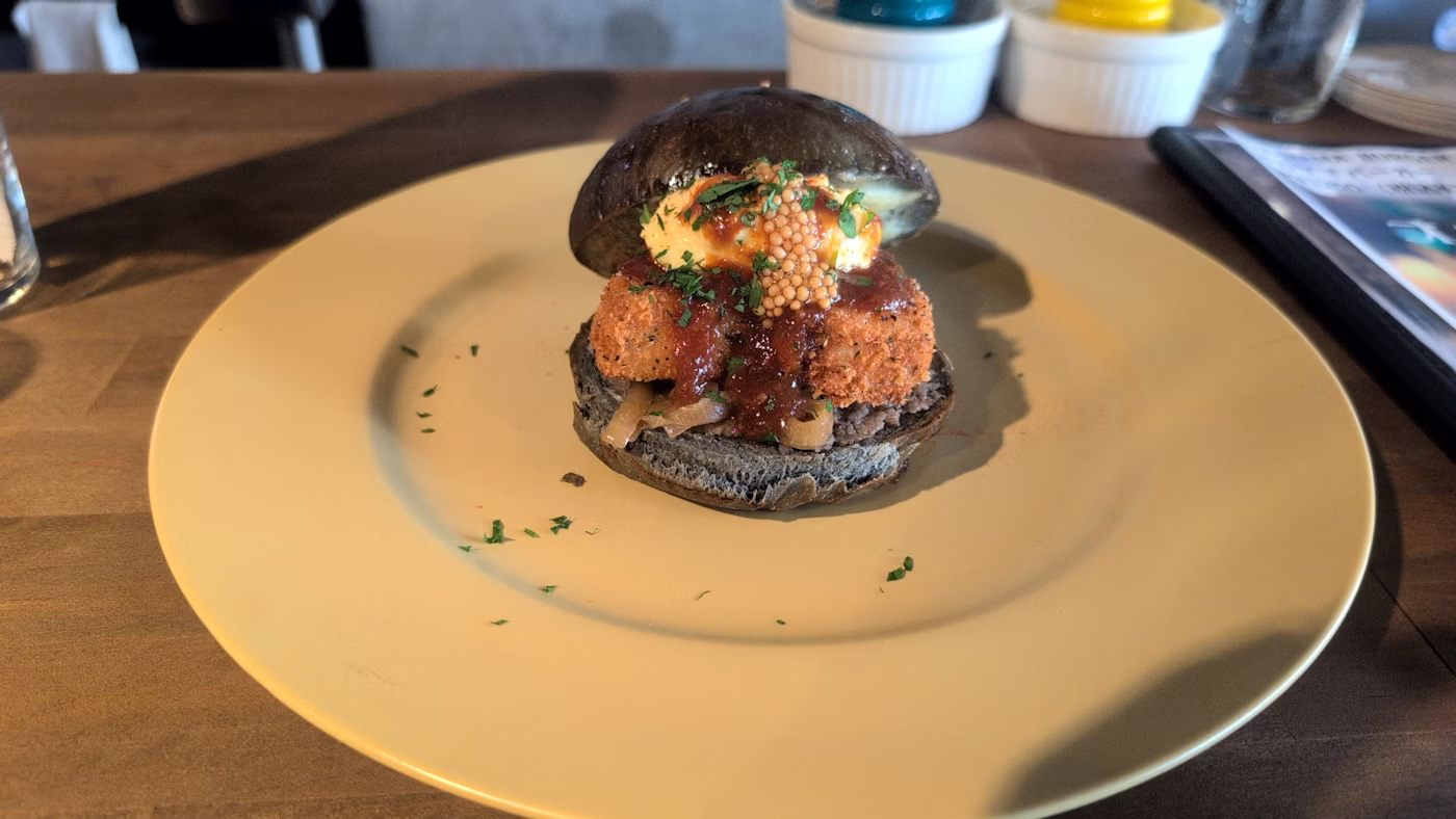 【12/15〜】岡山市田町「THE BURGER」で新メニュー「オカヤマバーガー」販売開始