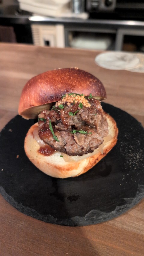 Double Meat BURGER（ダブルニクバーガー）